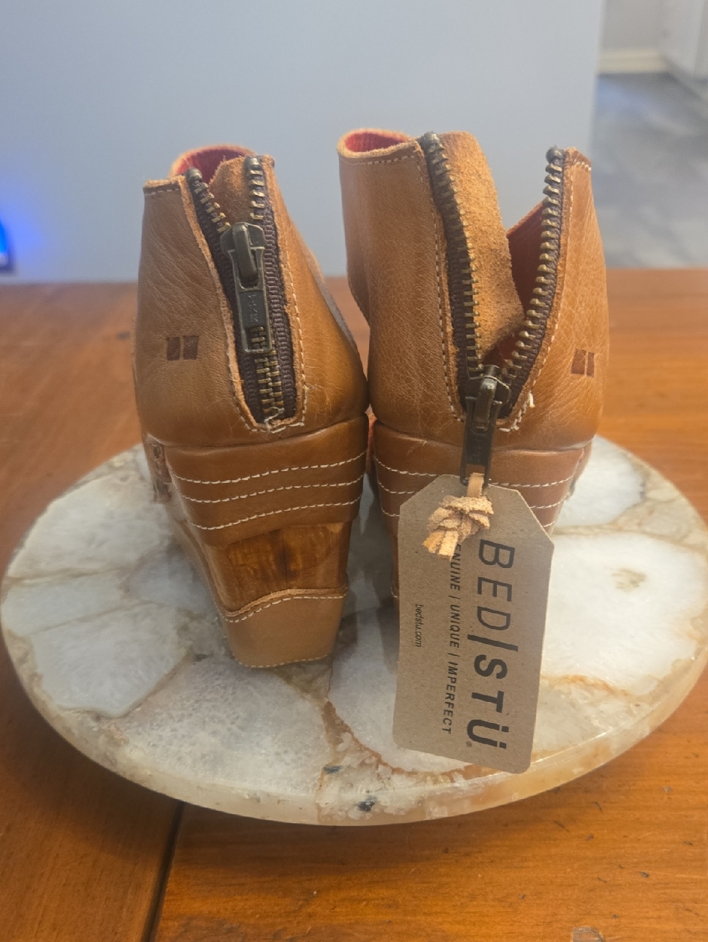 Nwt Bedstu Size 7 Leather Wedge Sandals - Picture 3 of 7